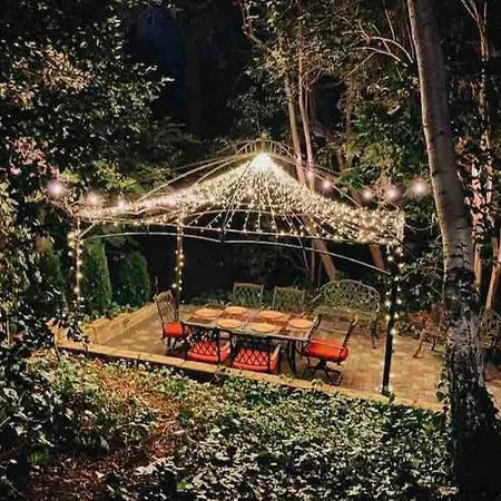 Villa Redwood Garden